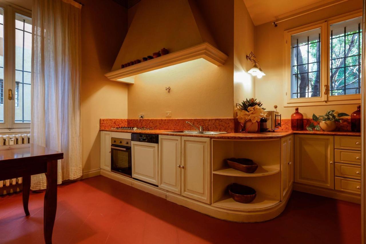 Suite Aldrovandi, With Private Garden Bologna Esterno foto