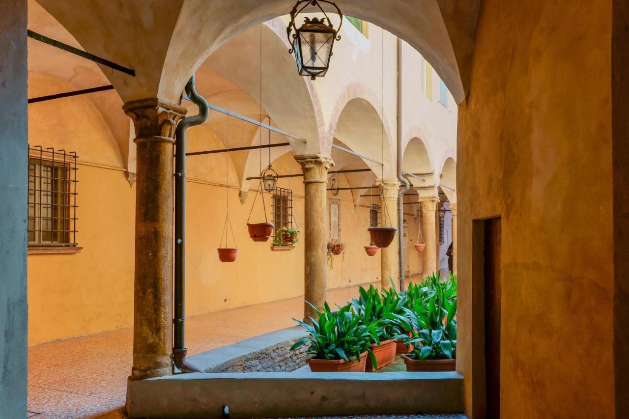 Suite Aldrovandi, With Private Garden Bologna Esterno foto